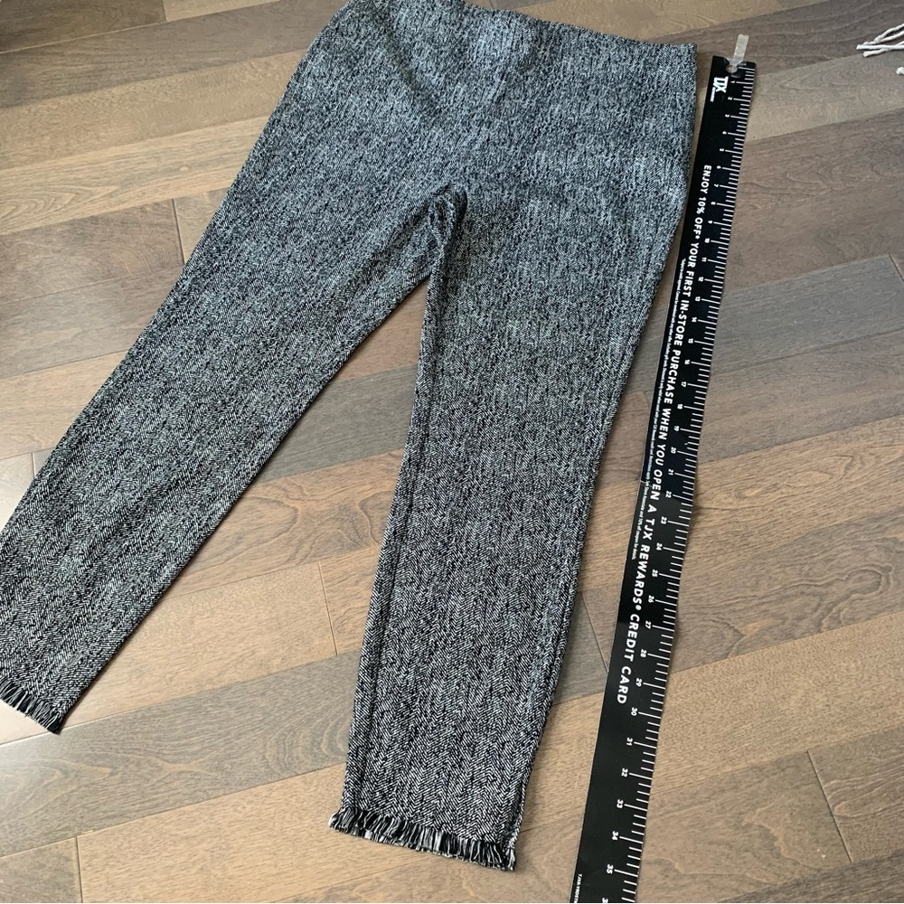 Luxurious Patterned Capris - image 6